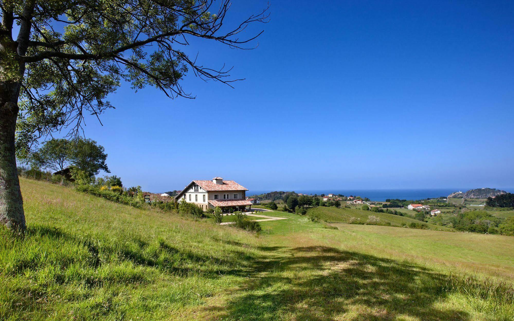 Hotel Iturregi Getaria Esterno foto